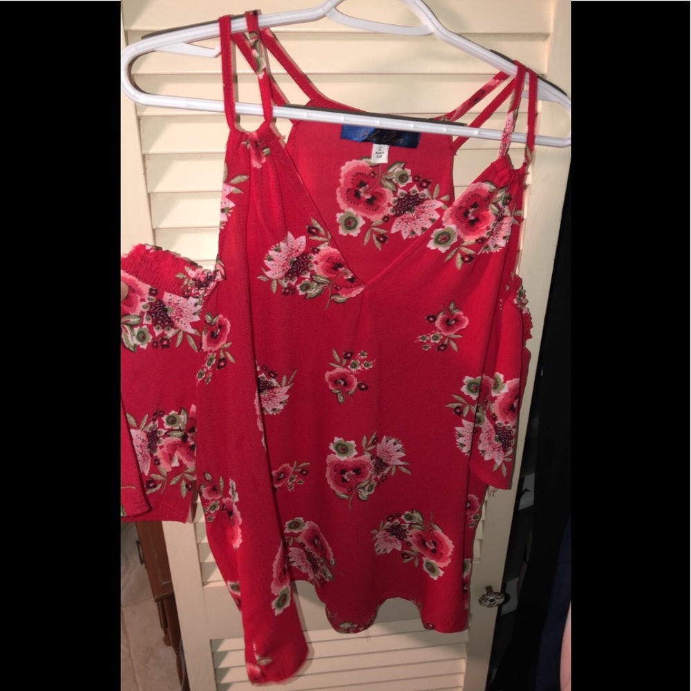 Floral boutique blouse